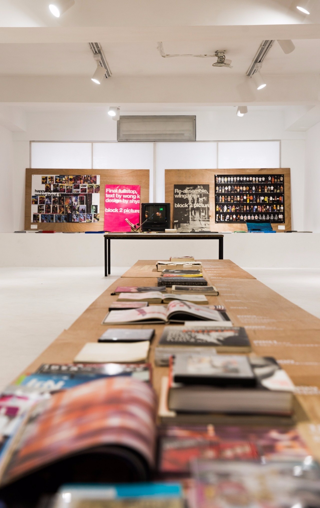 90年代的陈奕迅、97年的《春光乍泄》2000年的Twins——这些设计都出自他